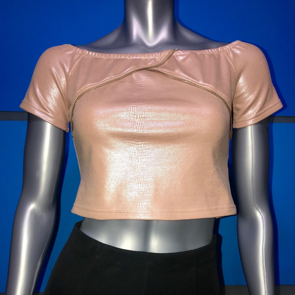 MICHEL ⚜️• Peachy Snakeskin Crop Top (NWT) / (L)
